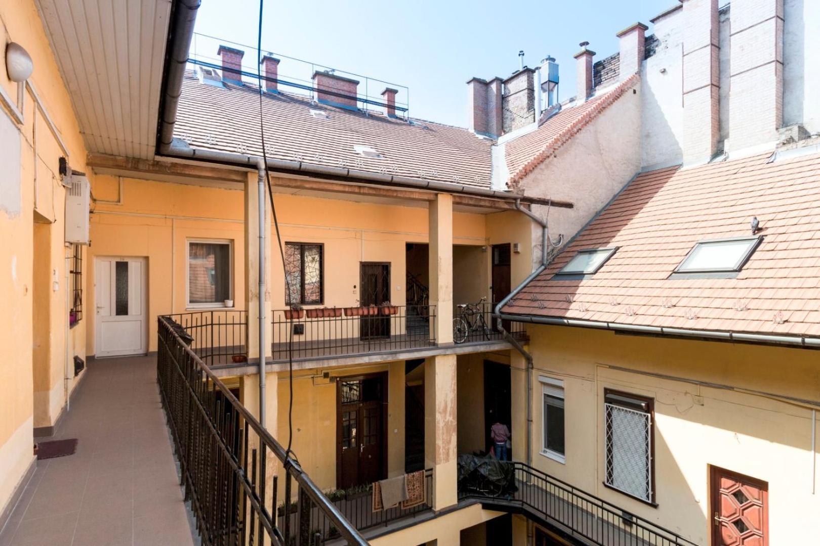 Atosland Appartement Boedapest Buitenkant foto